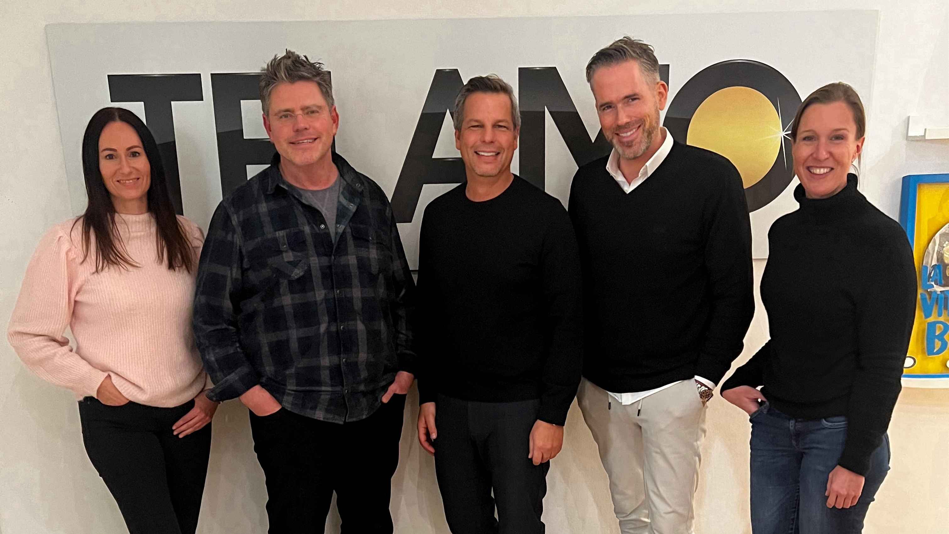 Im Telamo-Büro in München (von links): Nicole Honz (Product Managerin More Music), Frank Haberland (Head Of A&R und Promotion More Music), Ken Otremba (Geschäftsführer Telamo), Elmar Braun...