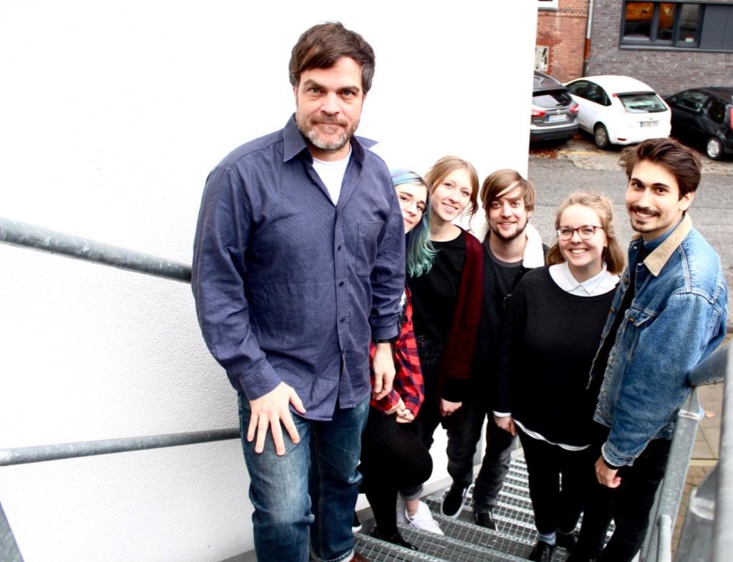 Macht sich in Hamburg an die Arbeit: das Team von popup-records mit (von links) Jan Köpke, Nathalie Kreczko, Franci Schönhöfer, Michael Wohlfahrt, Laura Schaefer und Quirin Fischer