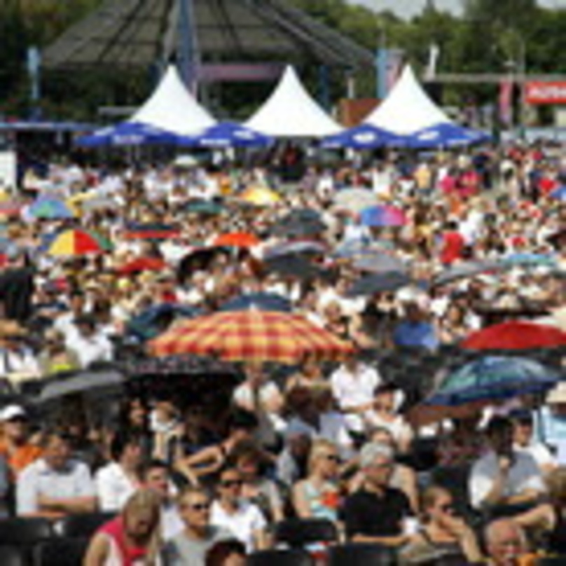 "Wagner für alle": Impression vom vollen Volksfestplatz