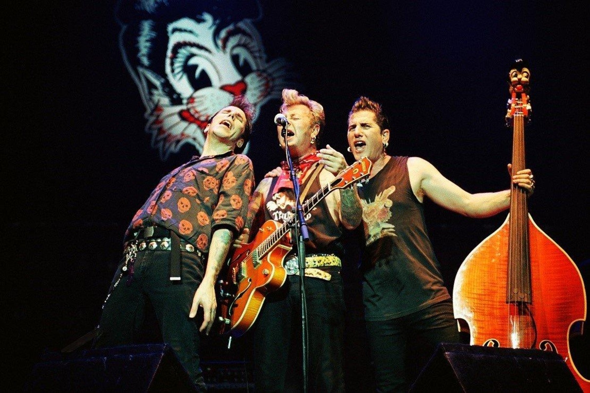 Zelebrieren den runden Bandgeburtstag mit ihren Fans: die Stray Cats