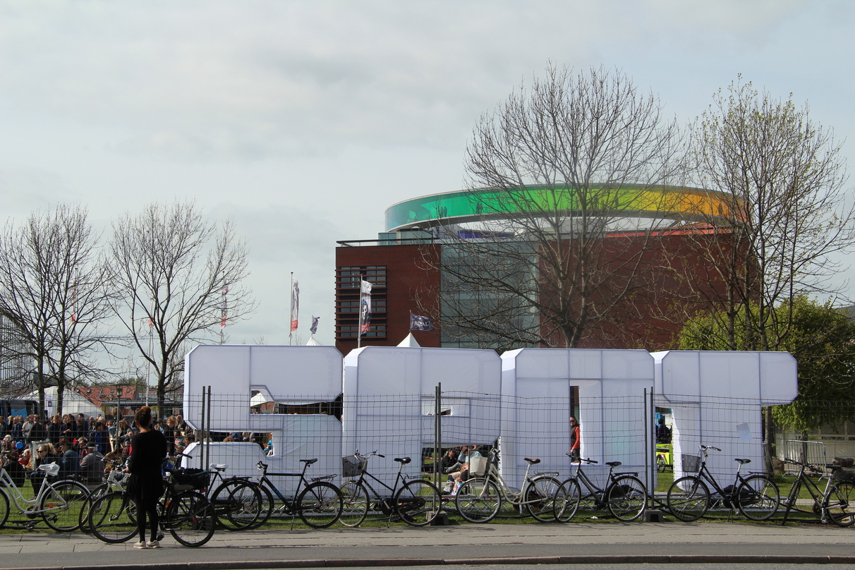 Spot-Logo vorm Museum der Modernen Kunst in Aarhus