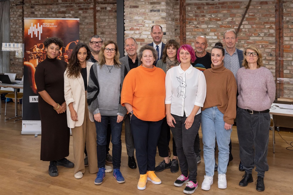 Bilden nun den Aufsichtsrat der Initiative Musik (von links): Lisa Tuyala, Sara Torchani, Detlev Tiemann, Pamela Schobeß, Dieter Gorny, Birgit Böcher, Frank Fischer, Nathalie Schierloh, Bi...