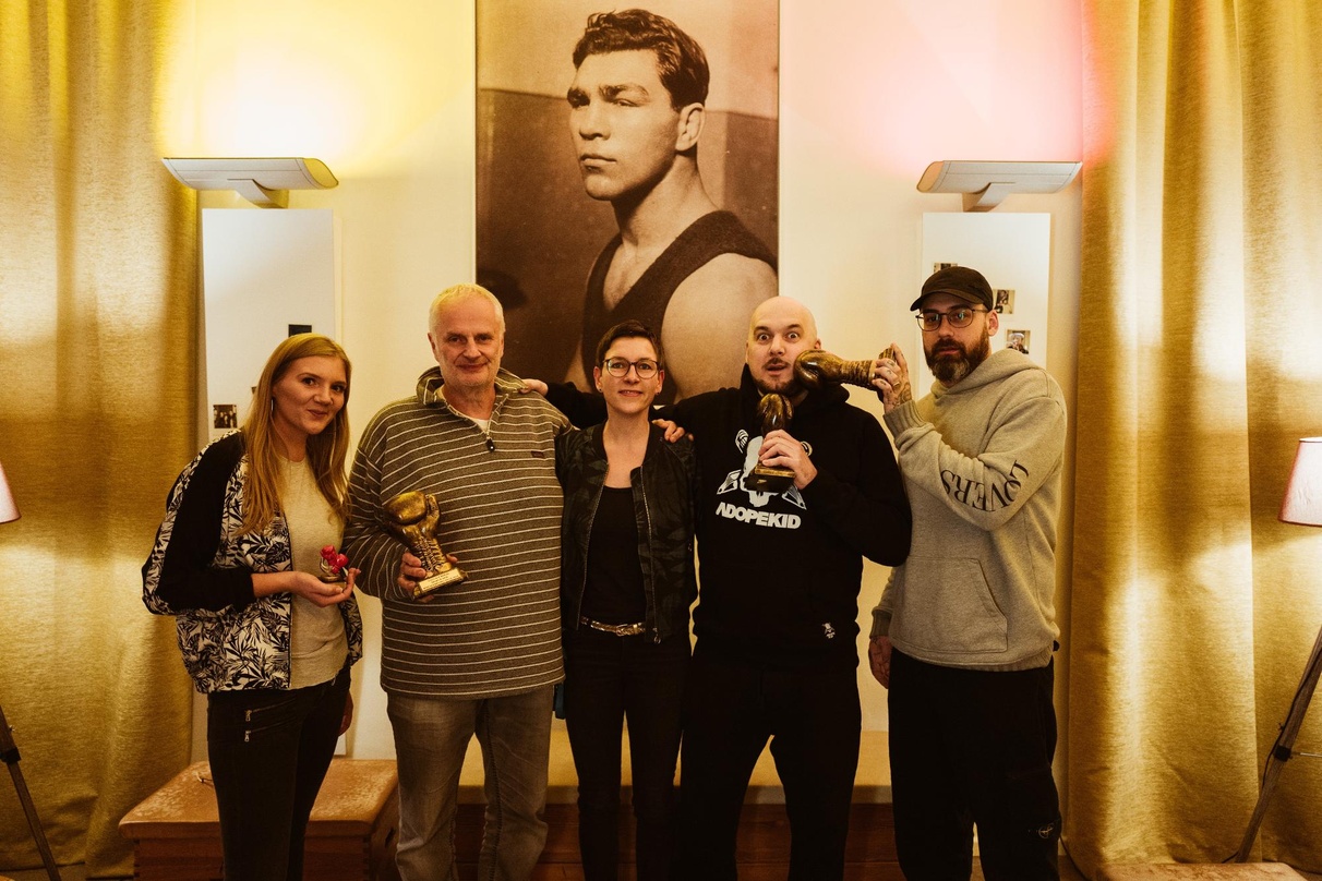 Zelebrierten das ausverkaufte Tourfinale (von links): Jola Nielsen (Semmel Concerts Entertainment), Roland "Balou" Temme (Think Big), Sybil Franke (Geschäftsführerin Velomax Berlin Hallenb...