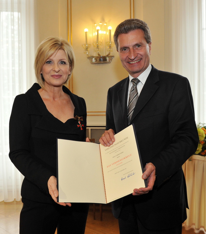 Bei der Verleihung: Carmen Nebel und Günther H. Oettinger