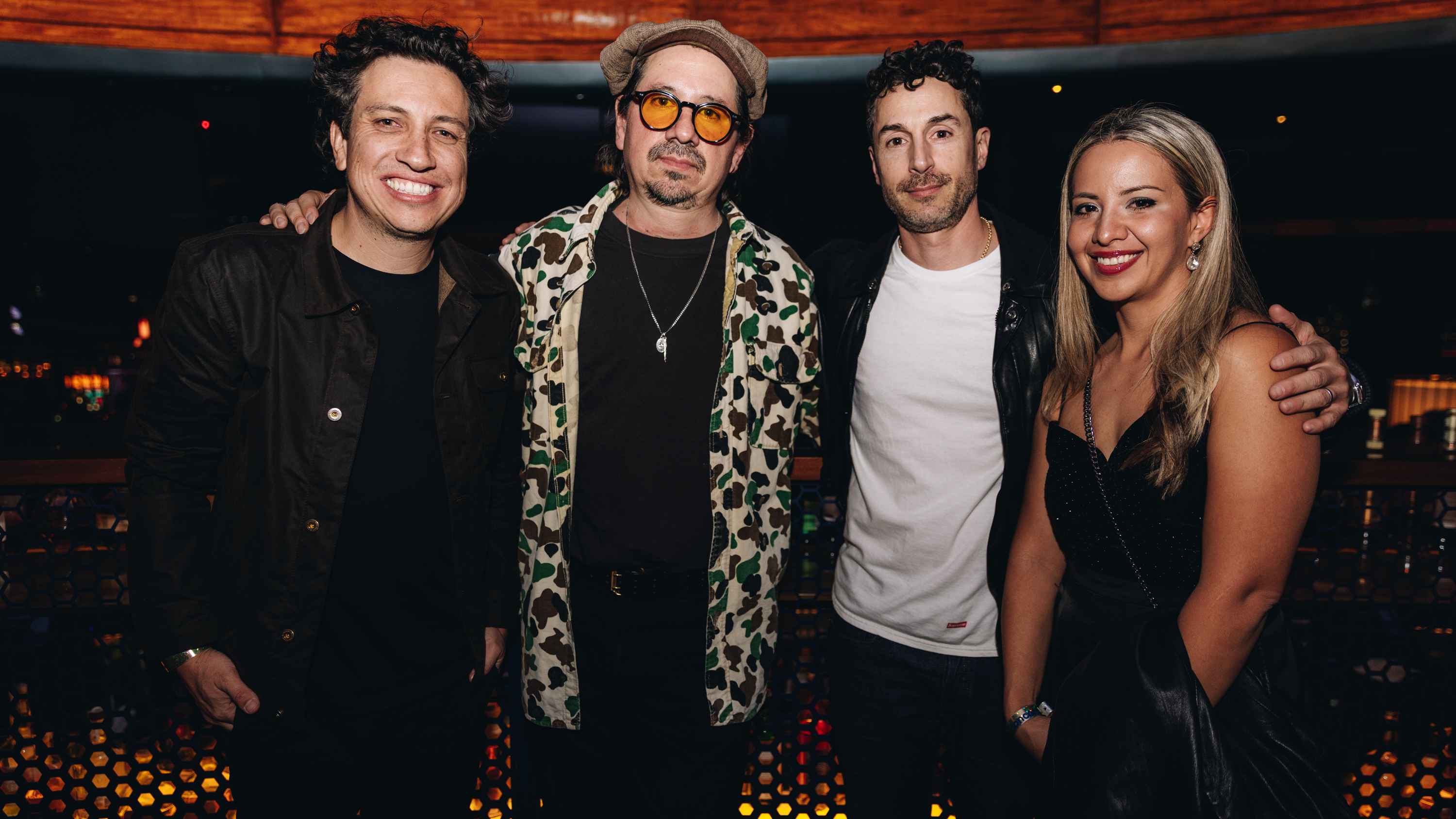 Arbeiten künftig zusammen (von links): Pablo Ahogado (VP A&R Concord Music Publishing), Adrian Quesada, Jeremy Yohai (SVP A&R Concord Music Publishing) und Natalia Hernandez (Manager A&R C...