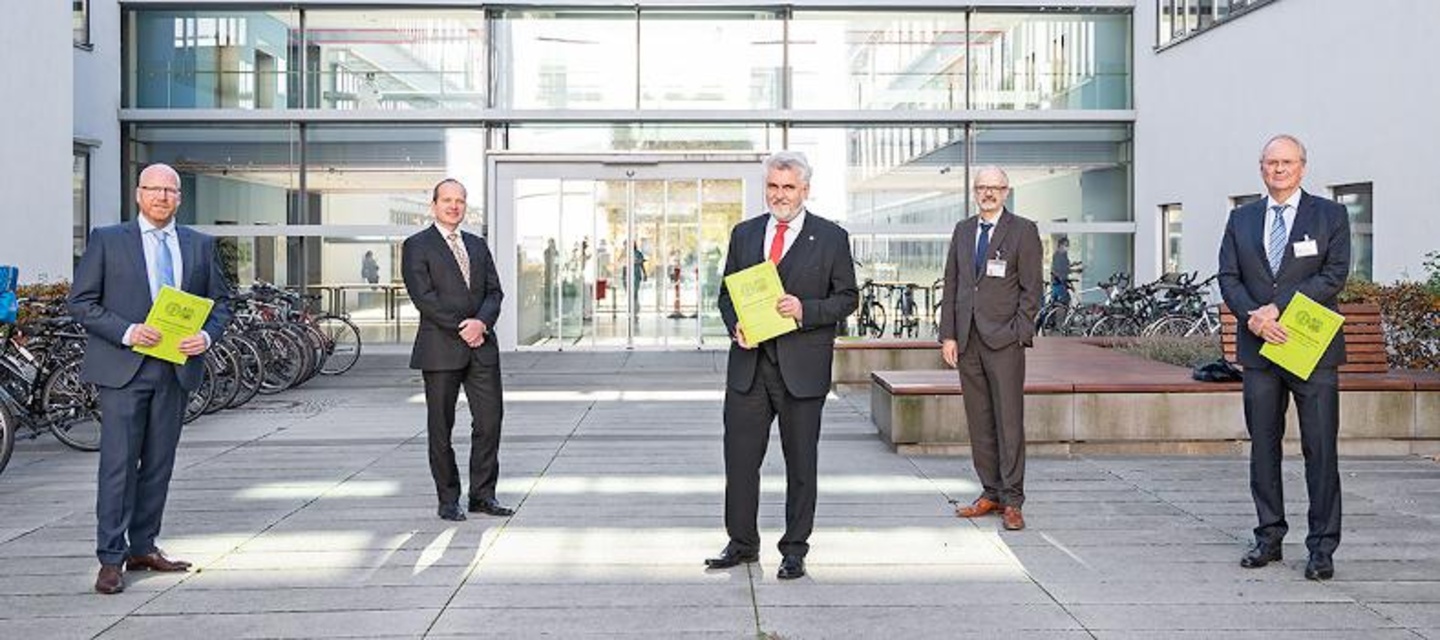 Stellten die Ergebnisse vor und gaben Empfehlungen für sichere Konzerte (von links): Stefan Moritz, Rafael Mikolajczyk, Armin Willingmann, Michael Gekle und Thomas Moesta