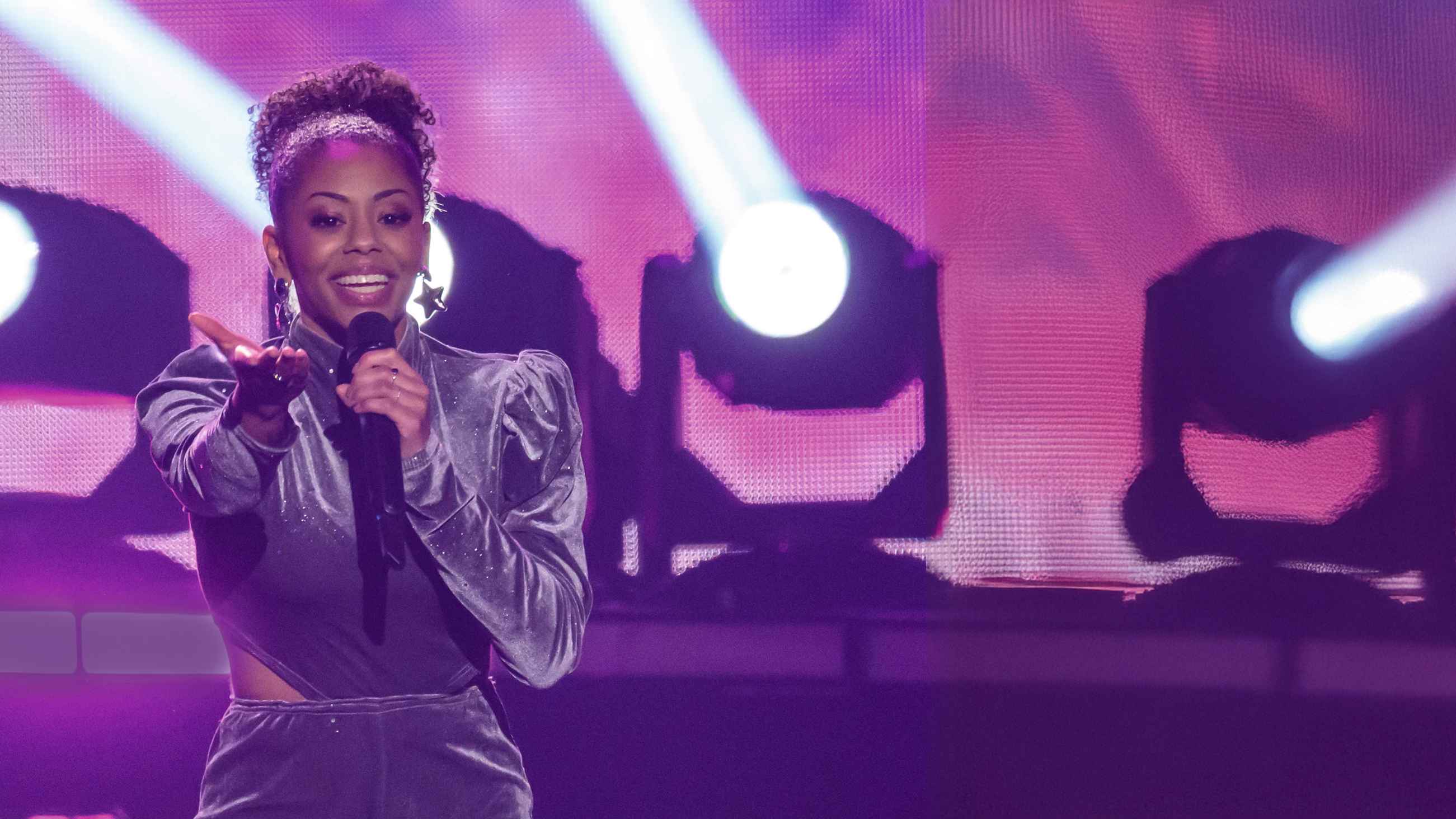 Schaffte jüngst den Sprung in die große Samstagabendunterhaltung: die junge Schlagersängerin Tabi bei der "Beatrice Egli Show".