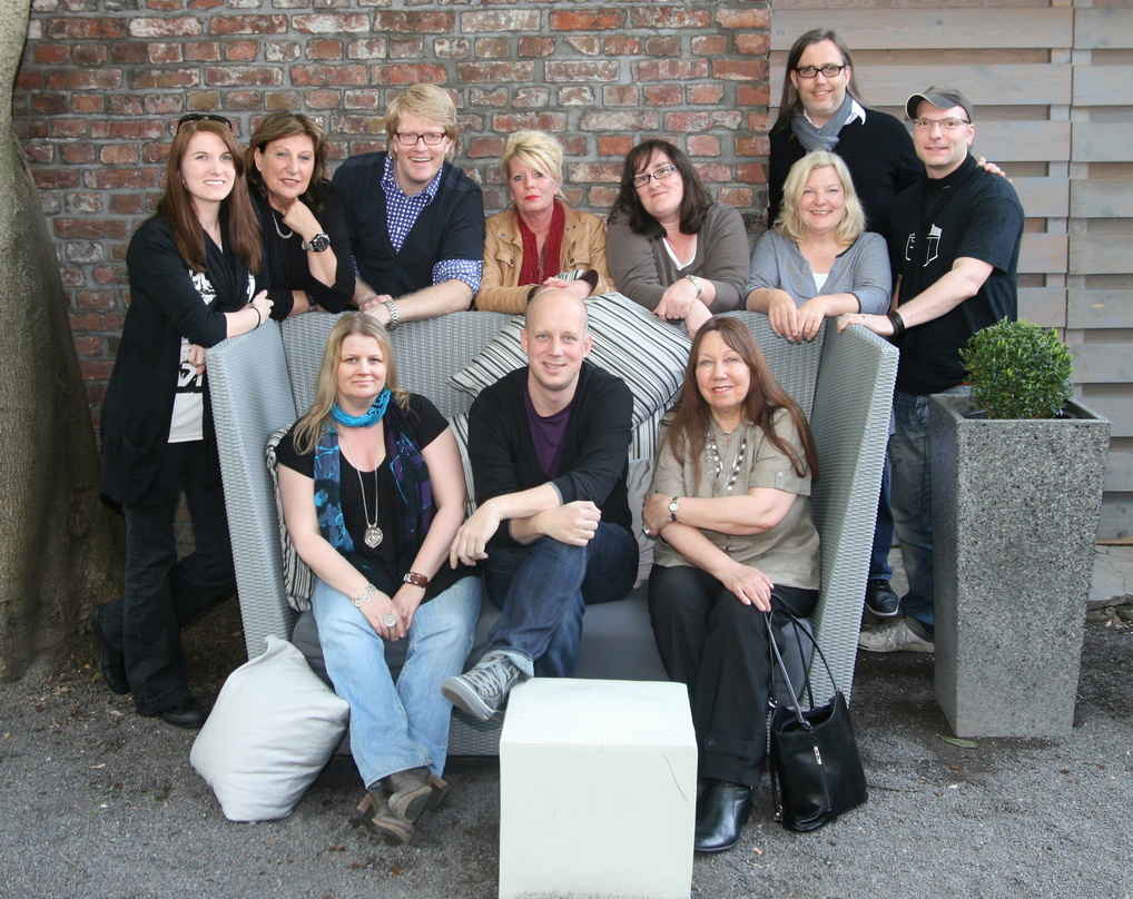 Tagte in Köln: das EMI-Electrola-Team mit (hinten, v.l.n.r.) Anja Rösener (Junior Product Manager), Geli Wozny-Bongard (Product Manager), Sören Janssen (Product Manager), Petra Sippel (Pro...