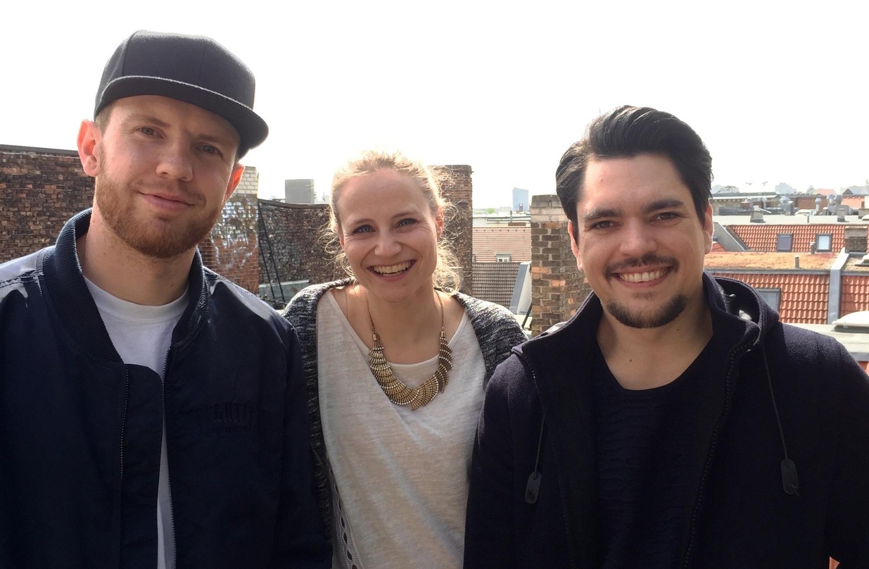 Hievten kürzlich einen ersten recordJet-Kunden an die Spitze der Charts (von links): Matthias Schnarr, Carolin Wohlschlögel und Jorin Zschiesche