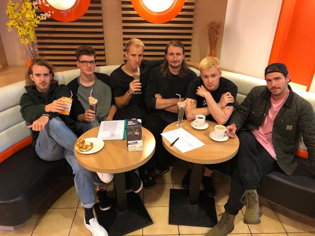 Vertrauen künftig auf Buback (von links): Martin, Jayson, Dionys , Alexander, Thomas, Matthias von Die Sauna