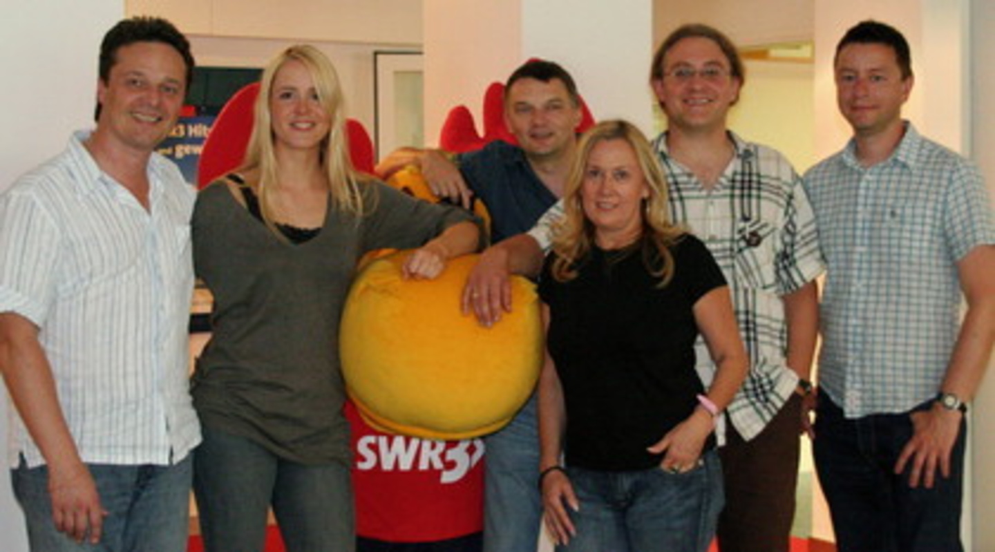 Trafen sich in London: Tina Dico und das SWR-3-Team