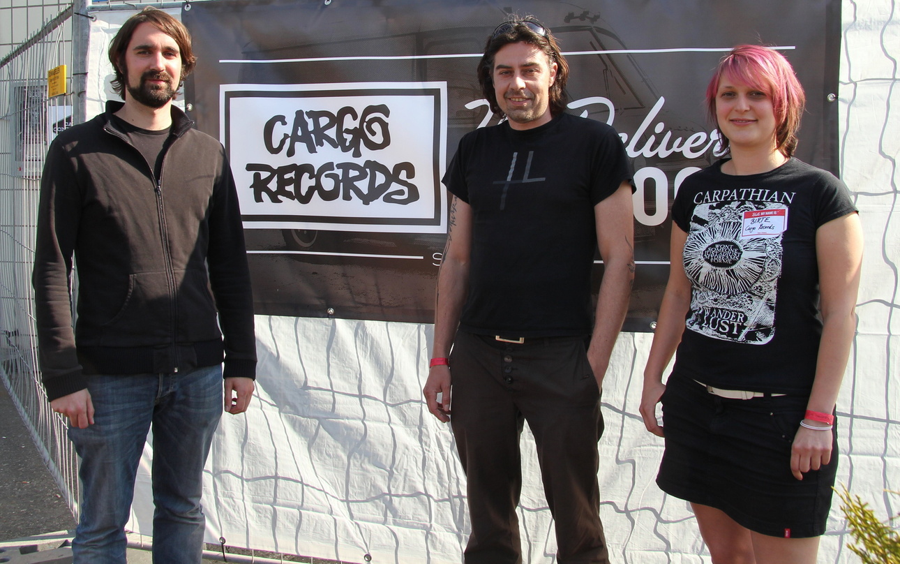 Zufrieden mit der Cargo Connection (von links): die Organisatoren Manuel Amian, Michael Schuster und Birte Wiemann (alle Cargo Records)