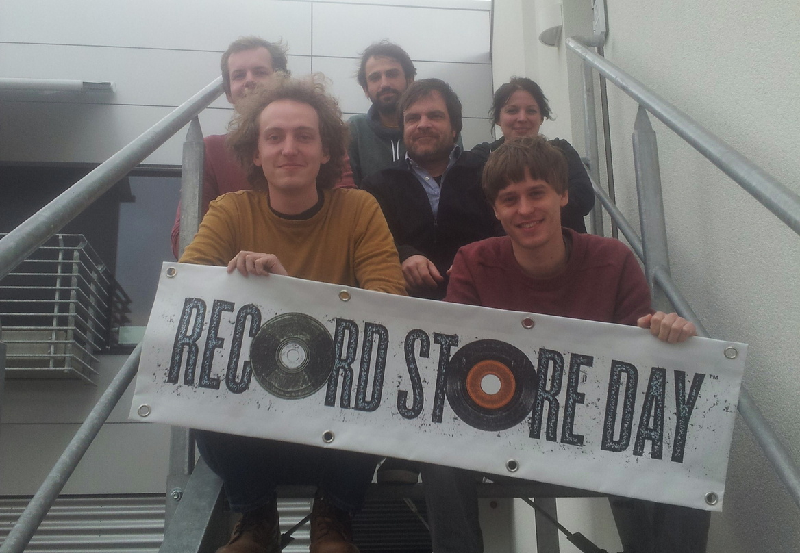 Kümmert sich im deutschsprachigen Raum um die Kampagne zum Record Store Day: Das popup-Team um Jan Köpke (Mitte)
