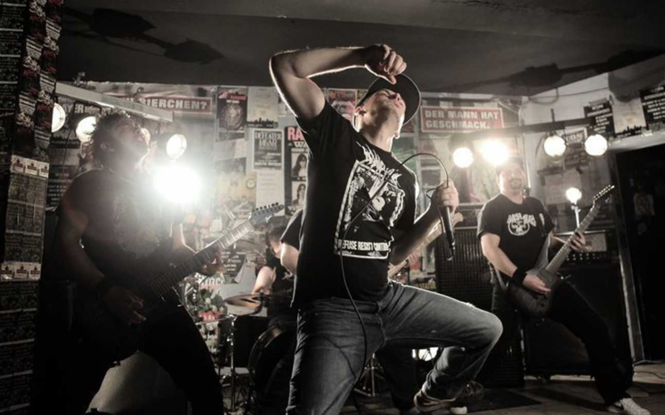 Vertrauen auf Massacre Records: Six Reasons To Kill