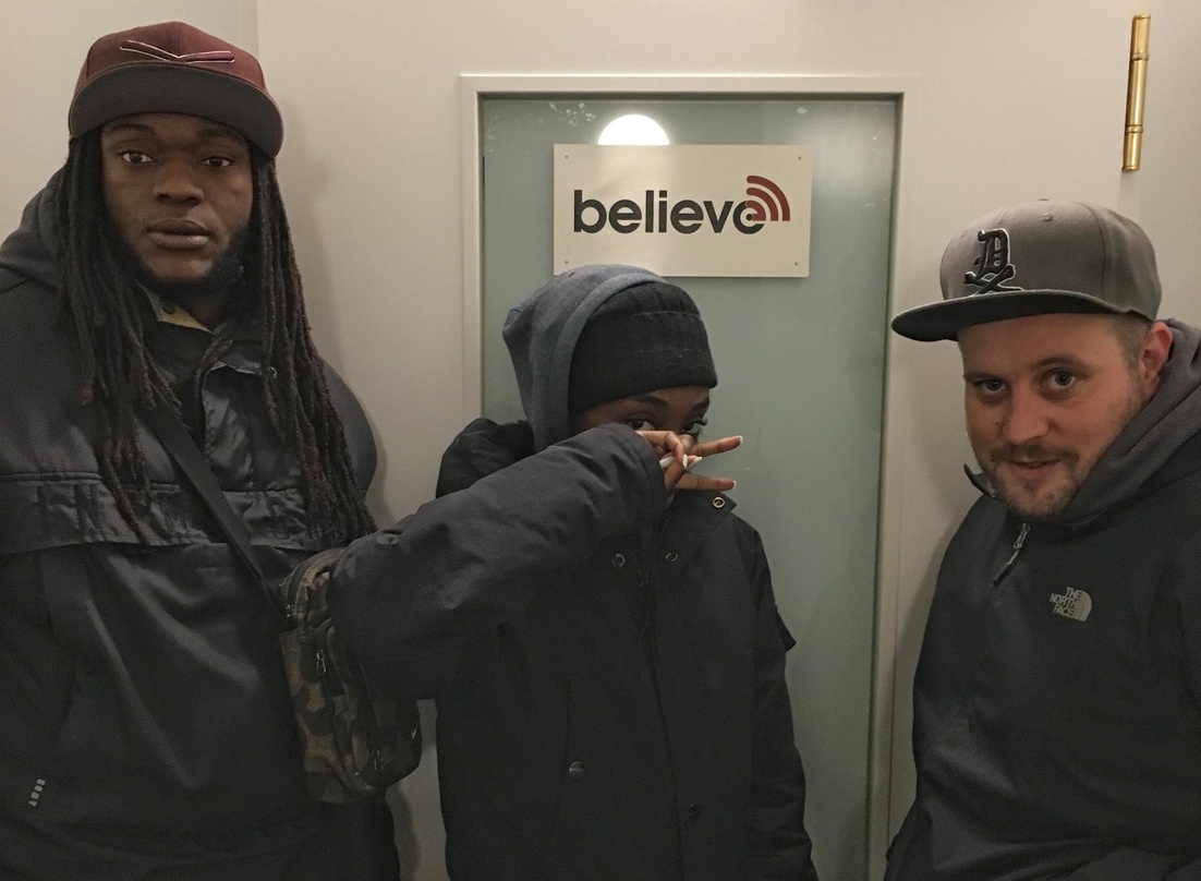 Machten Station im Believe-Büro (von links): Randy, Ace Tee und Dennis Sagra (nur!musik)