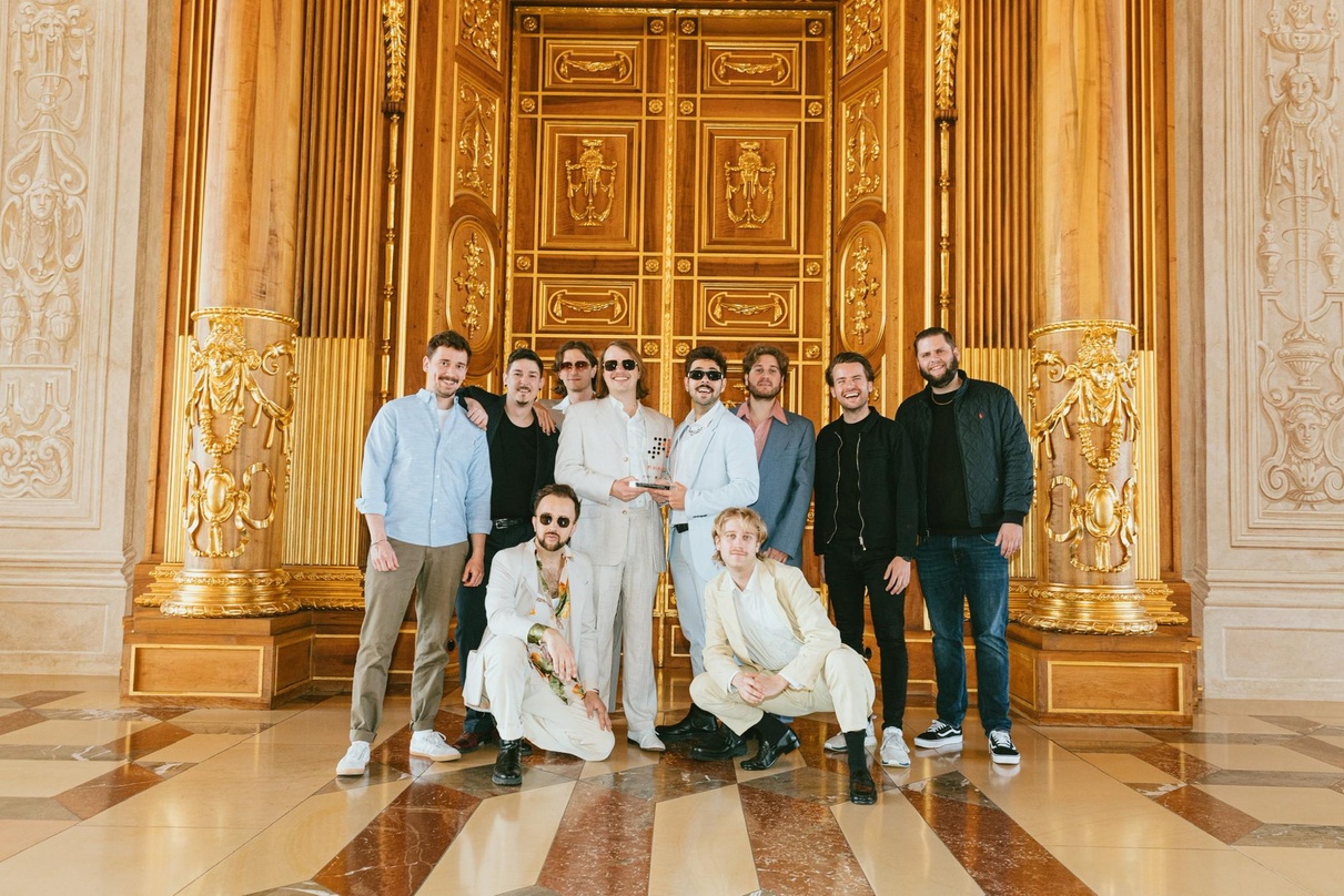 Happy über den Nummer 1 Award: Roy Bianco & Die Abbrunzati Boys und ihre Teampartner
