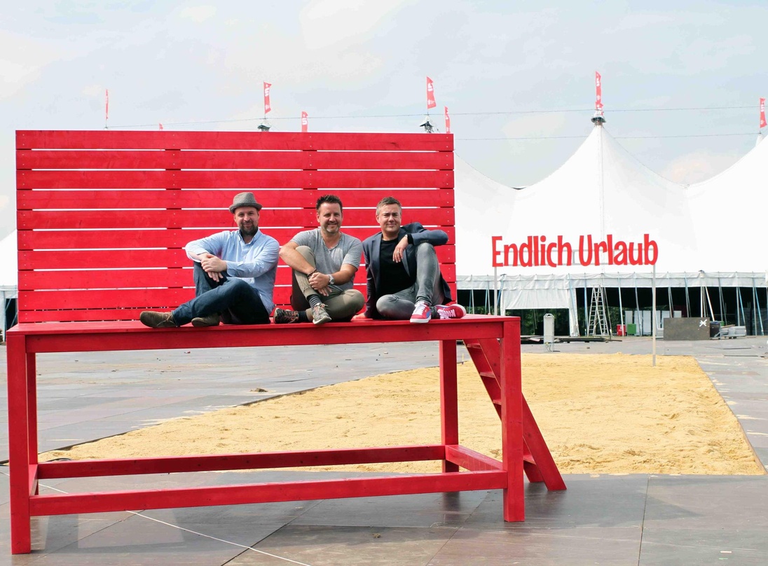Arbeit statt Urlaub: Für die drei Veranstalter des Zeltfestival Ruhr, (von links) Heri Reipöler, Björn Gralla und Lukas Rüger freuen sich auf die achte Ausgabe