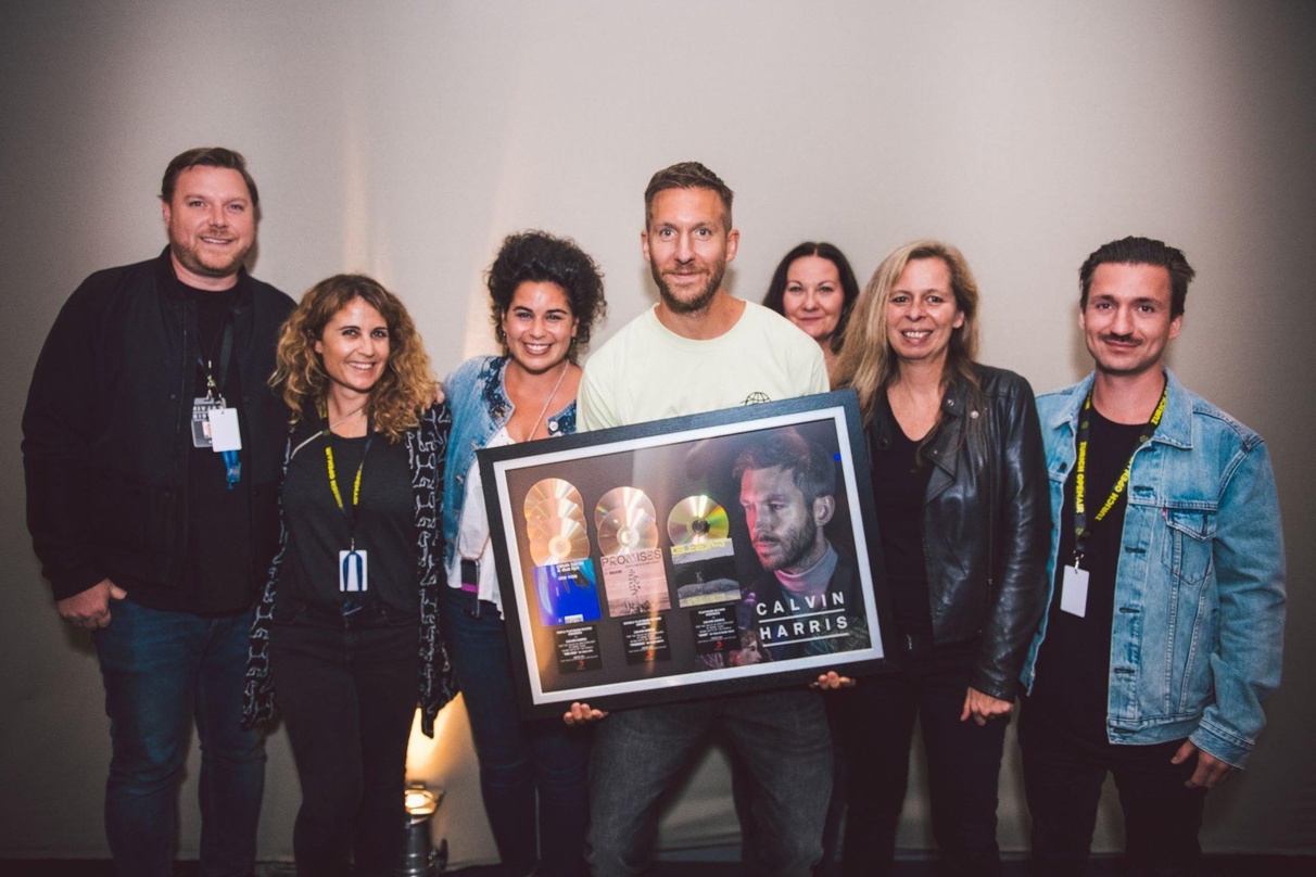 Hatten allerhand zu feiern: Calvin Harris (Mitte) und Partner