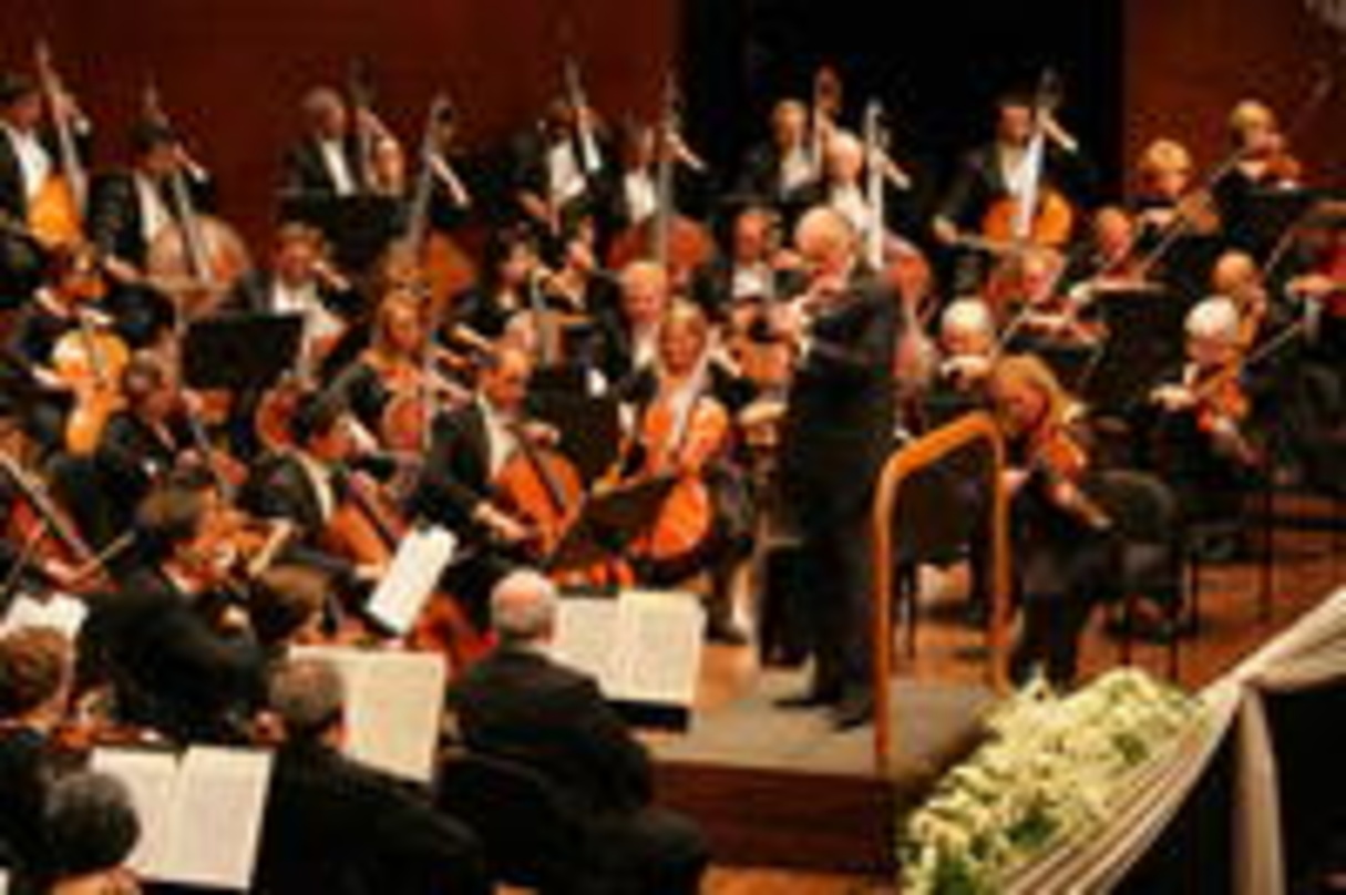 2ab0e96a59c6fd2140751071cc3bf00d3e63c55bbf671b33ac7a27348e839f89 Kommen nach Europa: Lorin Maazel und die New Yorker Philharmoniker