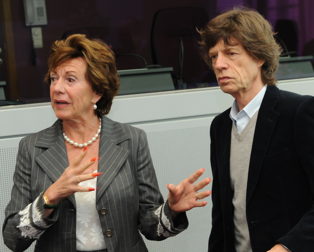 Sieht Handlungsbedarf: Neelie Kroes, hier mit Mick Jagger