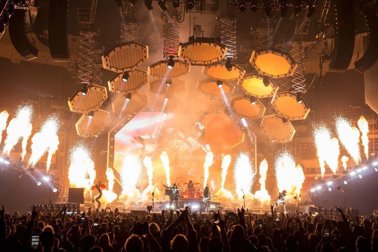 Spektakel für Augen und Ohren: Kiss live