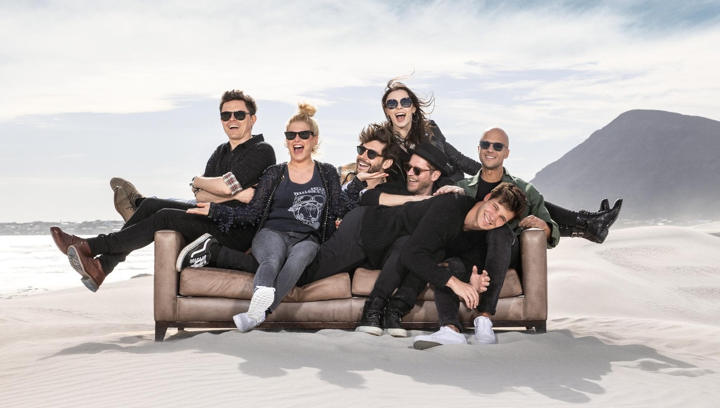 Bald singen und tauschen sie wieder (von links): Michael Patrick Kelly, Jeanette Biedermann, Alvaro Soler, Jennifer Haben, Johannes Oerding, Wincent Weiss und Milow