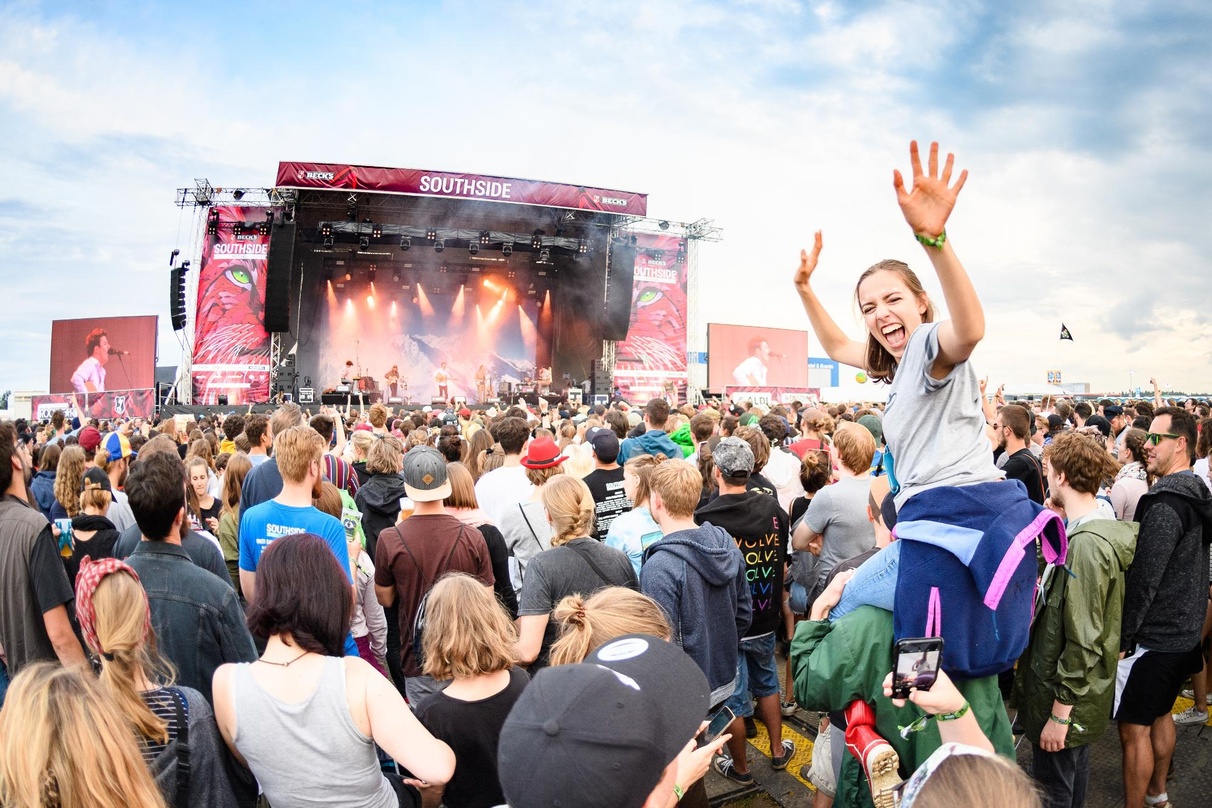 Feierlaune bei Festivals wie hierz auf dem von FKP Scorpio ausgerichteten Southside Festival 2019 scheint dereit fraglich: Die jüngsten Empfehlungen zum Beispiel von Bundesgesundheitsminis...