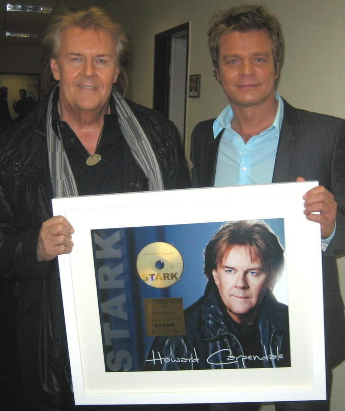Freuten sich über den Gold-Award: Howard Carpendale (l.) und Oliver Geissen