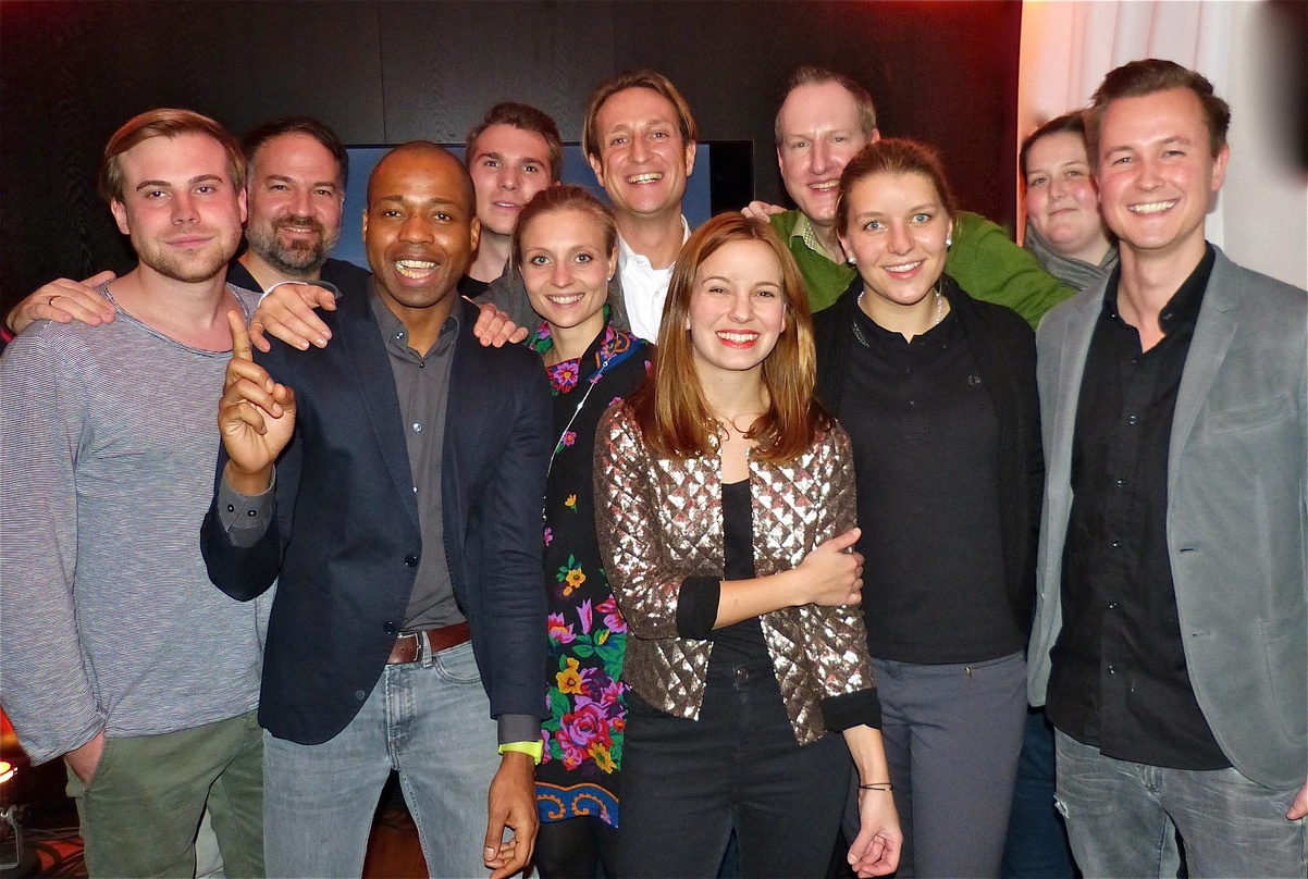 Marit Larsen und das Team (von links): Sam Bittner (A&R Starwatch), Daniel Kamps (Director Live Entertainment), Carl Taylor (Head of Brand Partnership GSA), Mathias Schorer (Junior A&R), L...