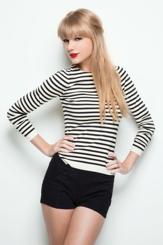 Bei den Alben nach wie vor auf auf eins, bei den Digital Songs auf zwei: Taylor Swift