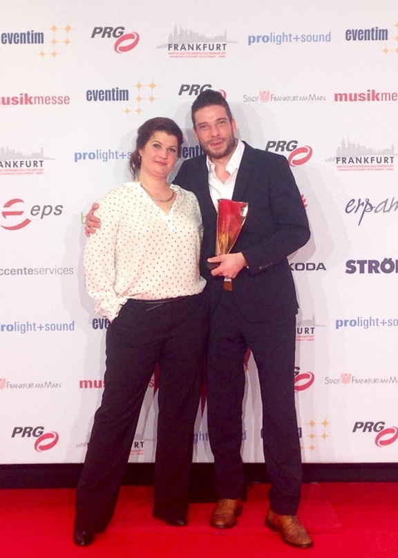 Bringen ihre Künstler zu Selective Artists mit: Anna Meyer und Dennis Krause, hier mit ihrem LEA für Prime Tours & Promotion