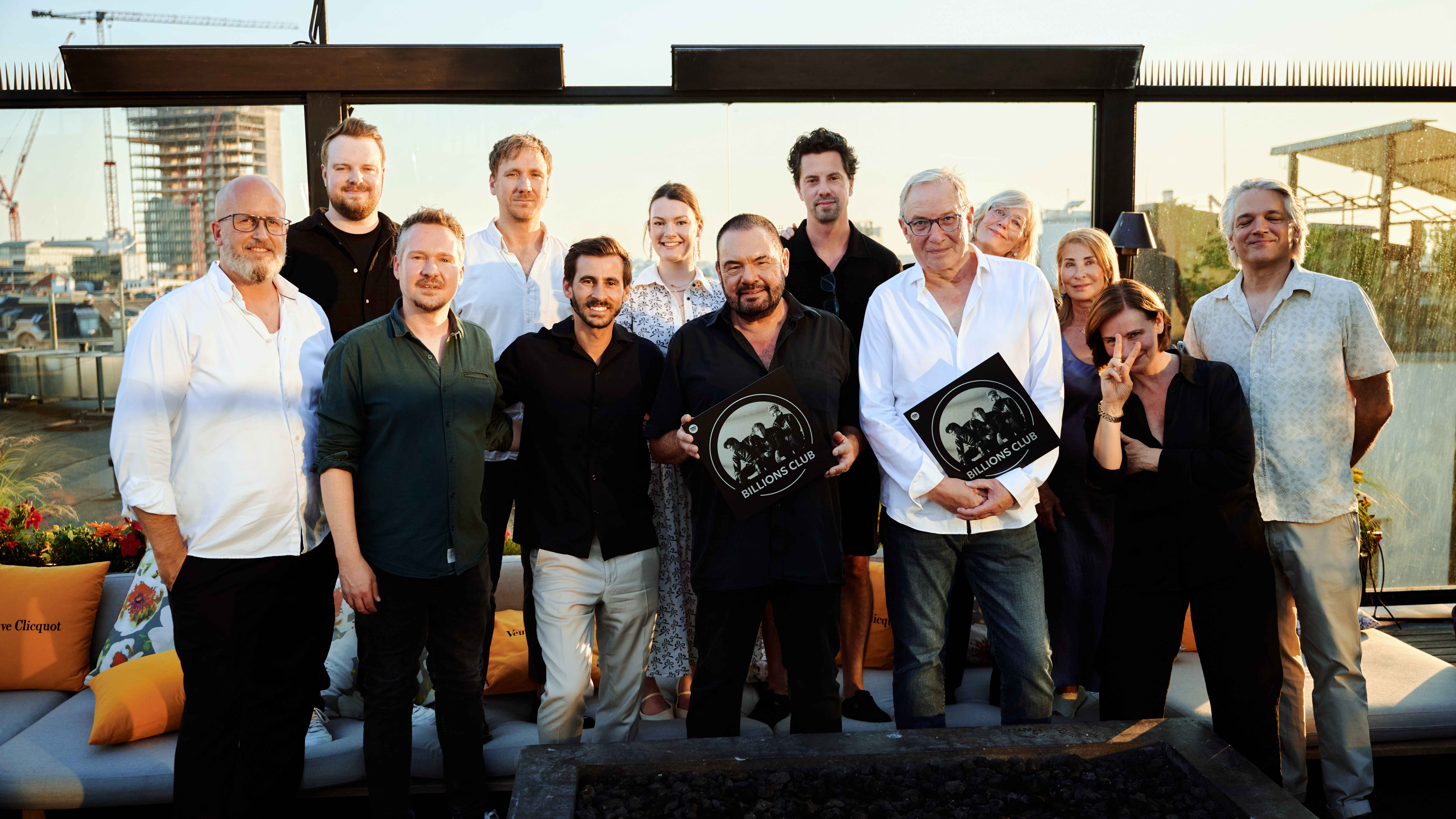 Hießen "Forever Young" im Billions-Club willkommen (von links): Christian Mielke (Management Alphaville), Alexander Jütten (Director Digital Accounts & Commercial), Christopher Müller (Dir...