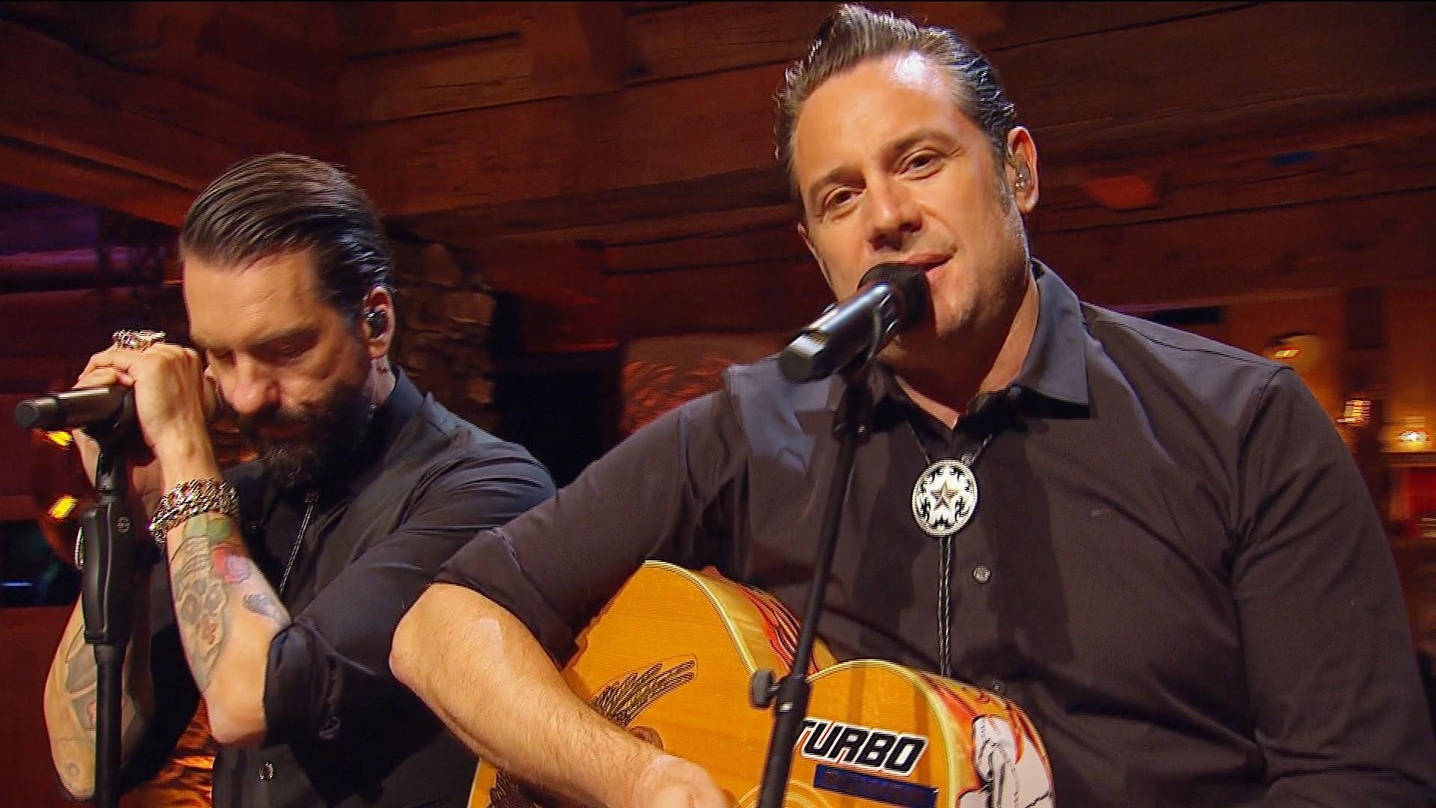 Sangen Weihnachtslieder: Alec Völkel (links) und Sascha Vollmer von The BossHoss