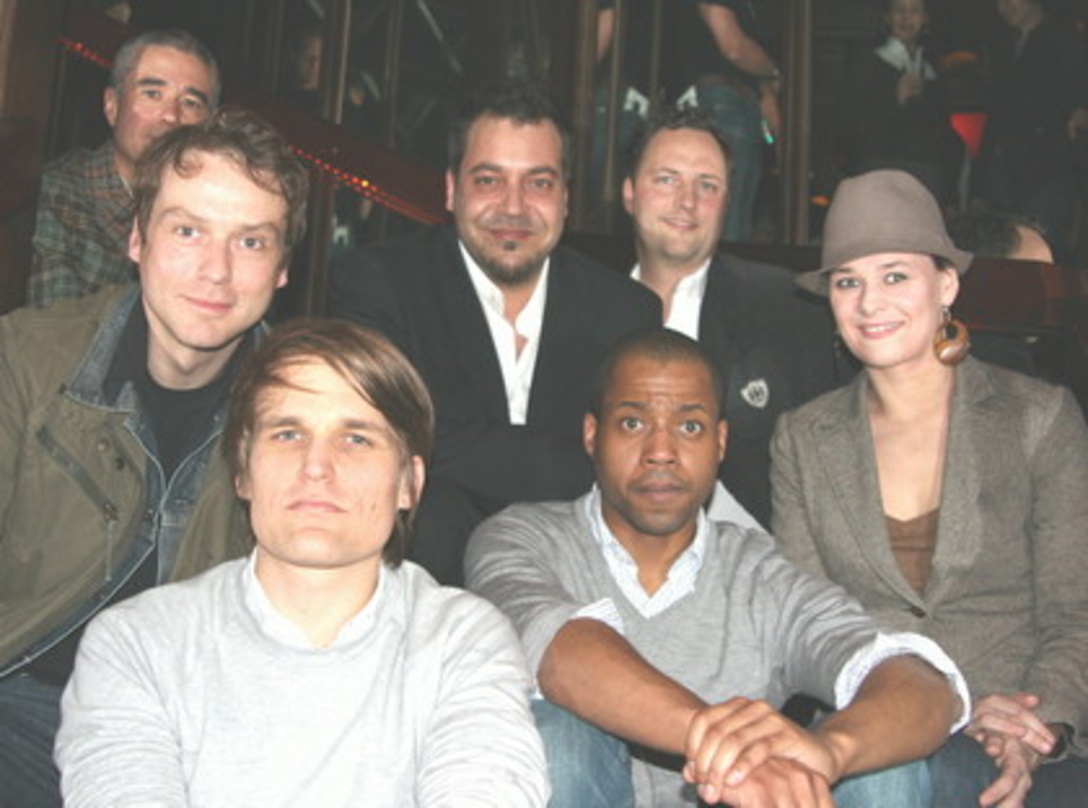 Stellten die neue CD vor: Laith Al-Deen (M.) mit seinem Sony-BMG-Team um CEO Edgar Berger (hinten, r.), Willy Ehmann (hinten, l.) und Philip Ginthör (vorn, l.)