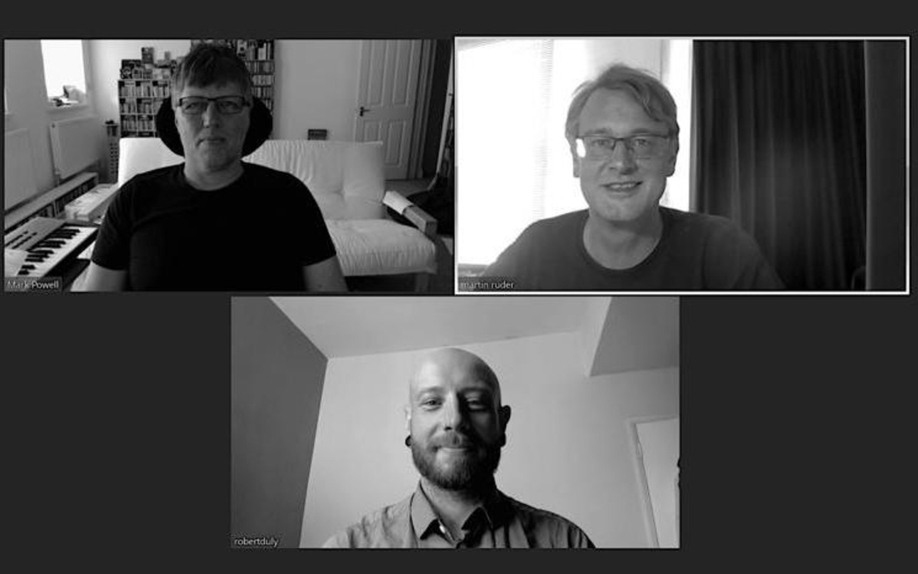 Einigten sich (oben, von links): Mark Powell (Esoteric Recordings) und Martin Ruder (tonpool Medien) sowie Rod Duly (Cherry Red)