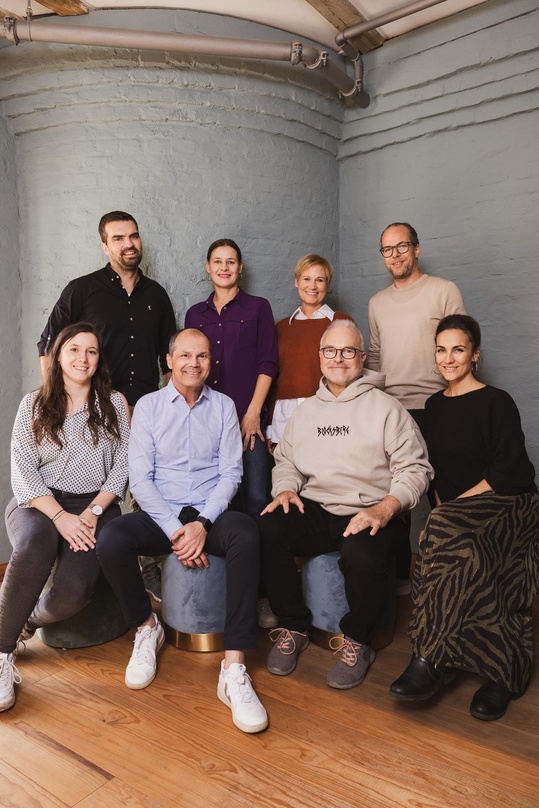 Wollen "gemeinsam stark" sein (von links): Friederike Dittmann (Junior Label Manager ADA), Carsten Schwarz (Vertriebsleiter Kiddinx Media), Marcus Friedheim (Managing Director Warner Music...