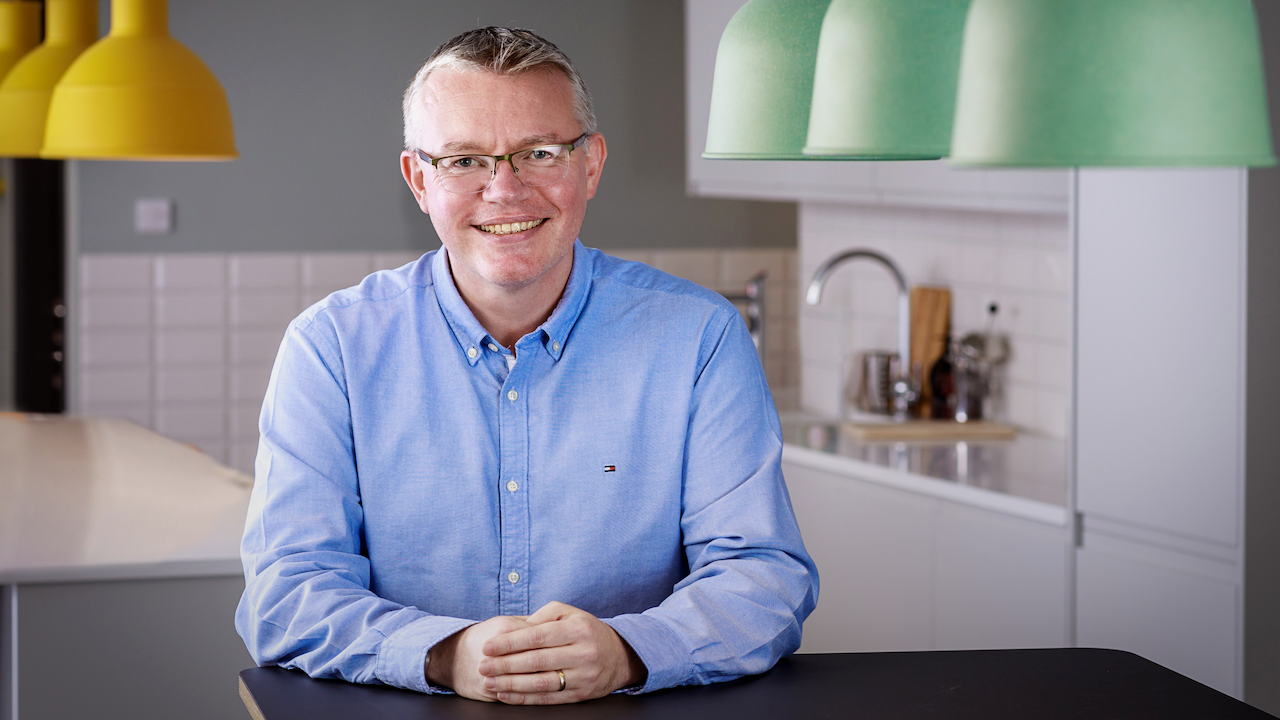2f3781ba ad30 4529 8ac9 a93eb6f5f246 Warnt und mahnt trotz gestiegener Einnahmen: Jon Collins, CEO LIVE.