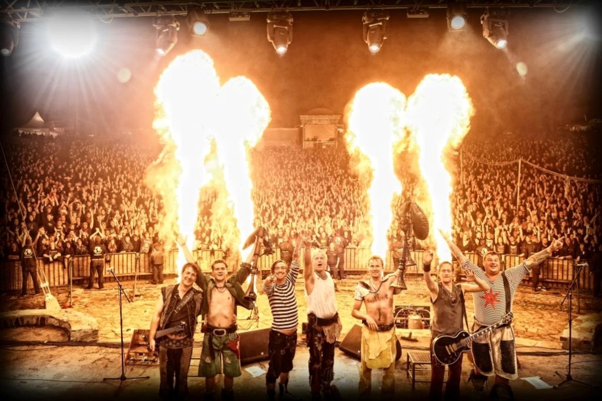 Feiern ihr Jubiläum auf der Loreley: In Extremo