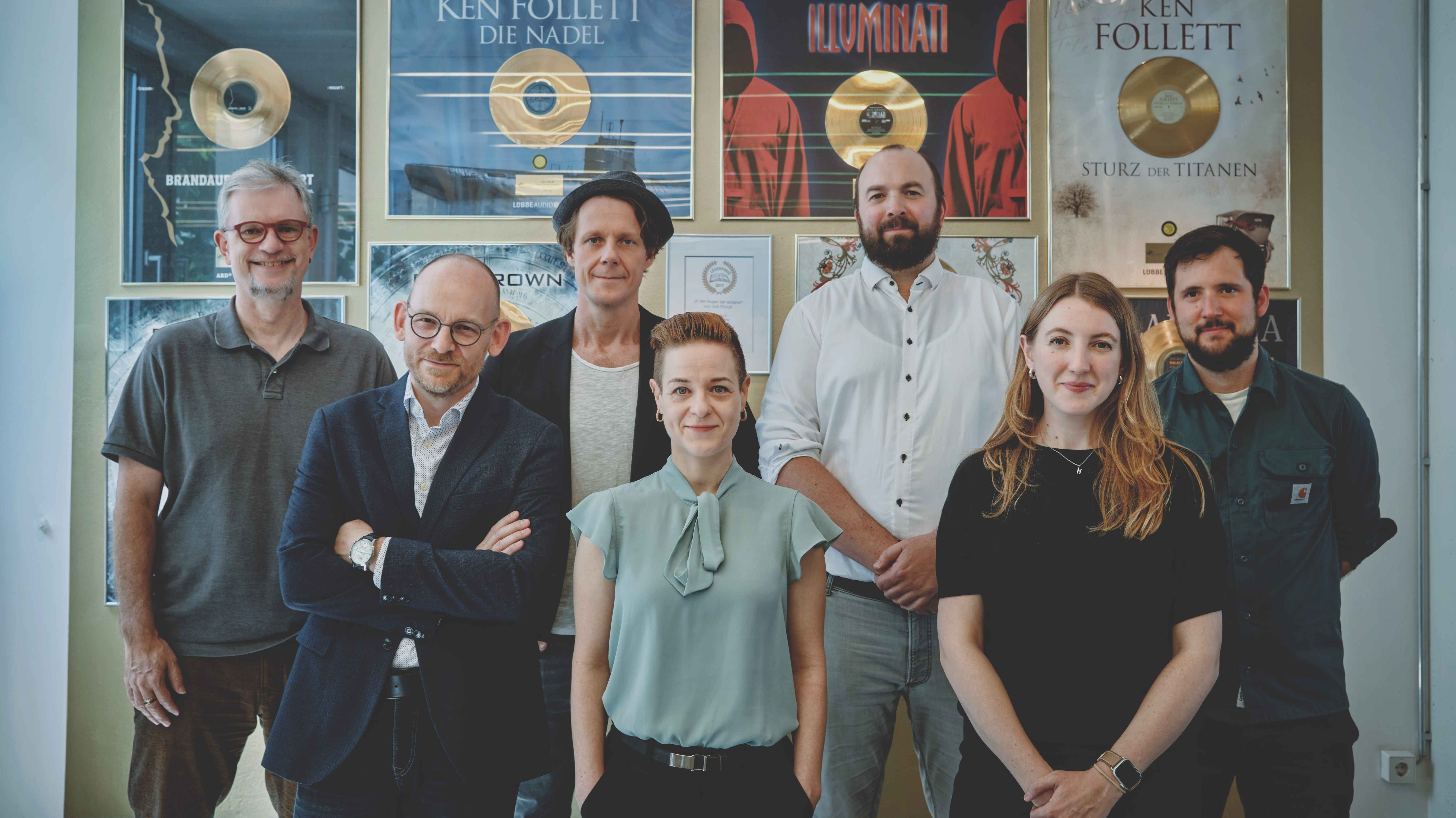 Verlängern die Zusammenarbeit (von links): Peter Schmid-Meil (Product Owner Zebralution), Ralf Biesemeier (Managing Director Publishing (Zebralution), Nils Hollmann (Managing Director Audi...