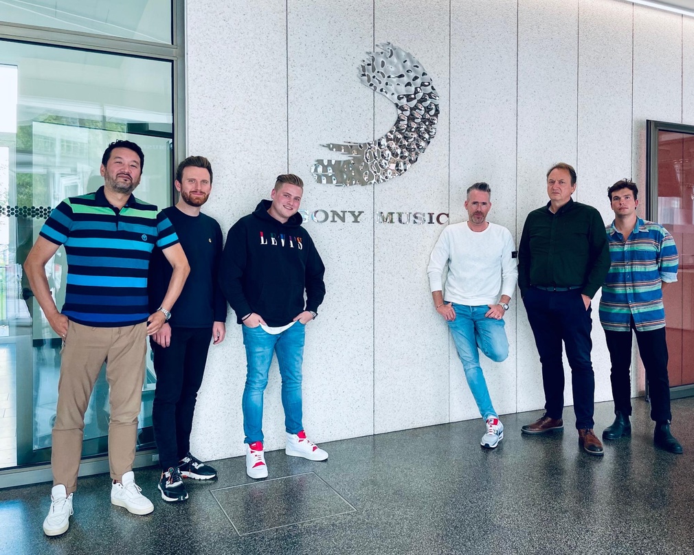 Neue Partner (von links): Thomas Wendt (Produktmanager Sony Music), Markus Hartmann (Vice President RCA & Ariola GSA Sony Music), Elmar Braun (Geschäftsführer Weplay Music and Management),...