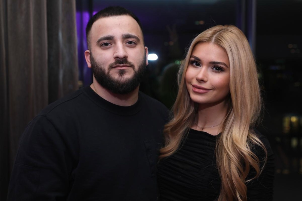 Freuen sich auf die künftige Zusammenarbeit: Ali Jaber (Warner Music) und Pamela Reif
