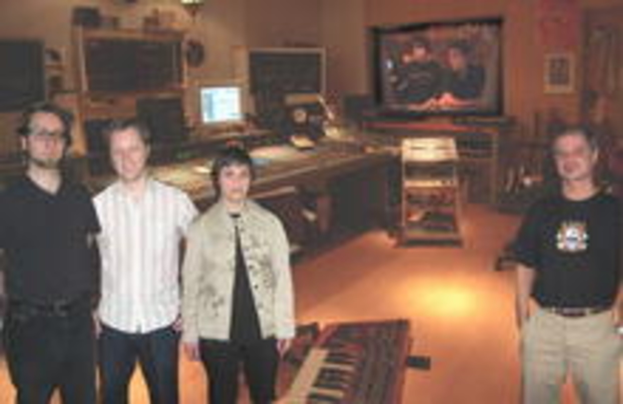 Bilden das neue Sonig-Team (v.l.n.r.): Dommert, Dirk Bremshey (rough trade), Bretsch, Toma, Werner und Stahlhofen