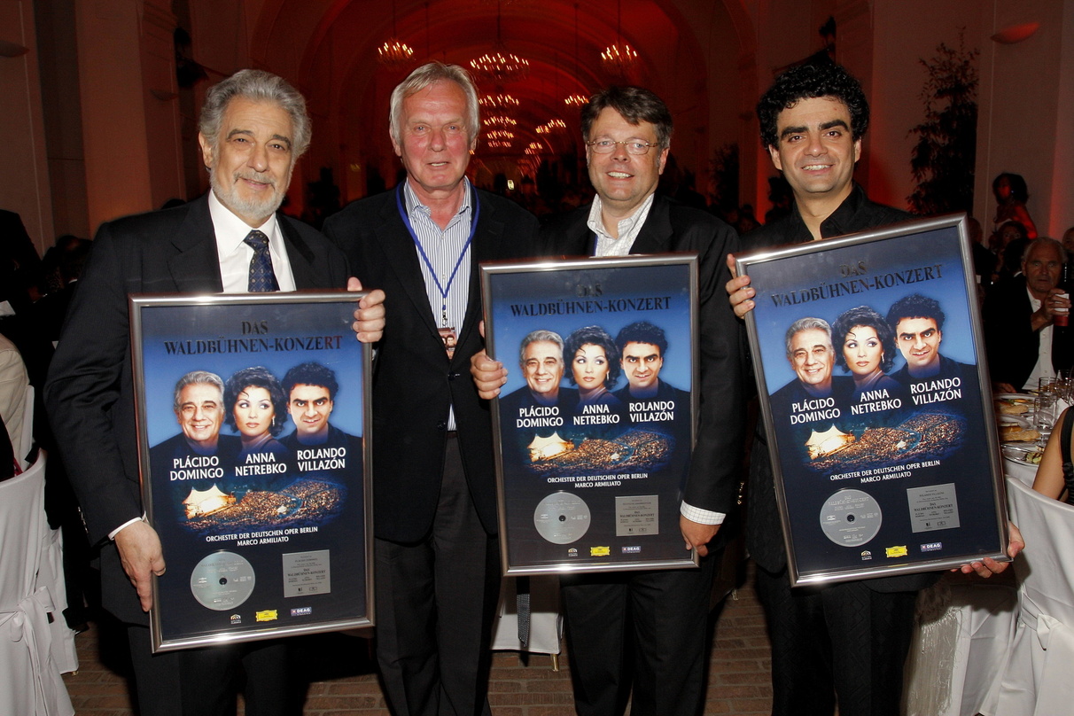 Feierten die Platinverleihung (v.l.n.r.): Plácido Domingo, Jan Mojto, Peter Schwenkow und Rolando Villazón
