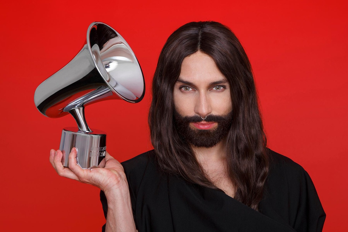 Als Moderatorin und Live-Act aktiv: Conchita alias Wurst