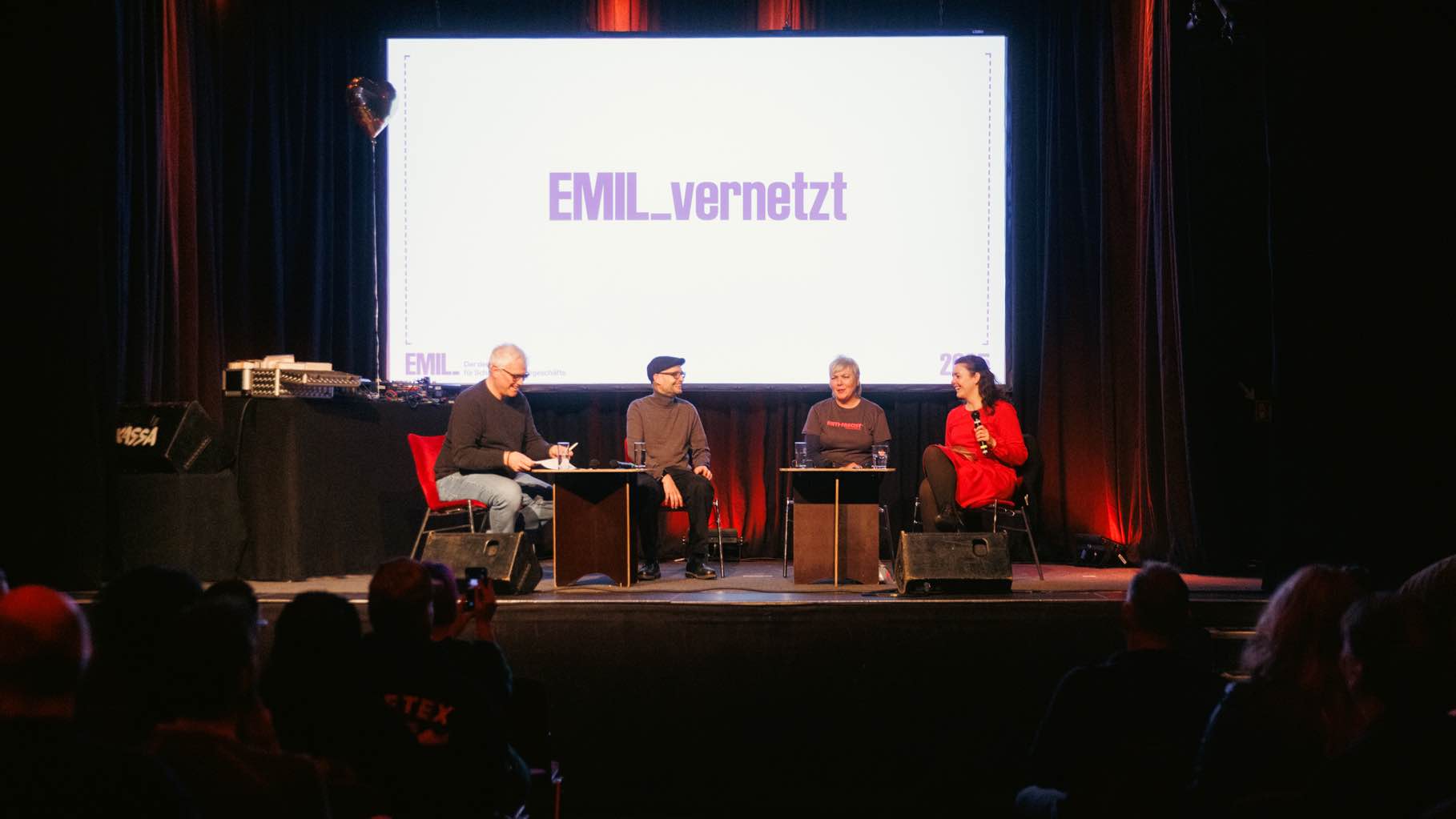 Die EMIL_-Verleihung bot eine Plattform, um Fragen und Nöte des Fachhandels zu formulieren. Mit dabei waren (von links): Markus Muffler (Der Plattenladen, Freiburg), Thomas Sperling ((Fatp...