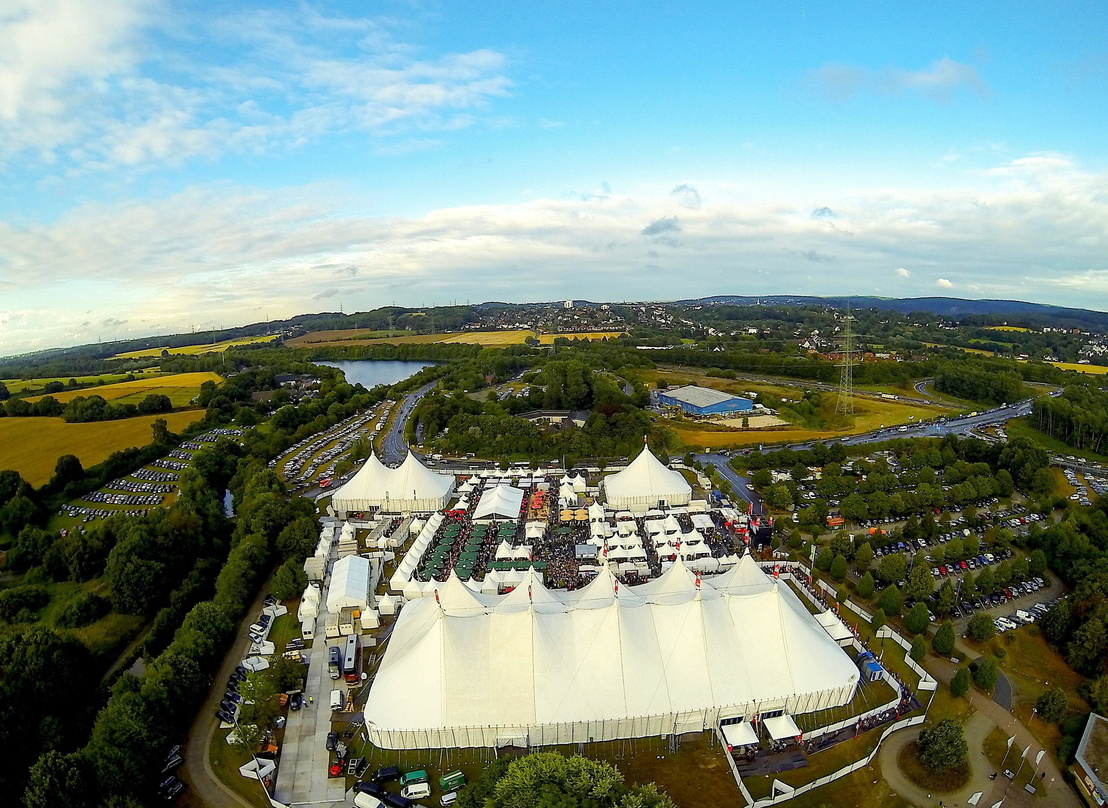 Hier tummelten sich in den ersten sieben Tagen bereits 50.000 Besucher: das Zeltfestival Ruhr