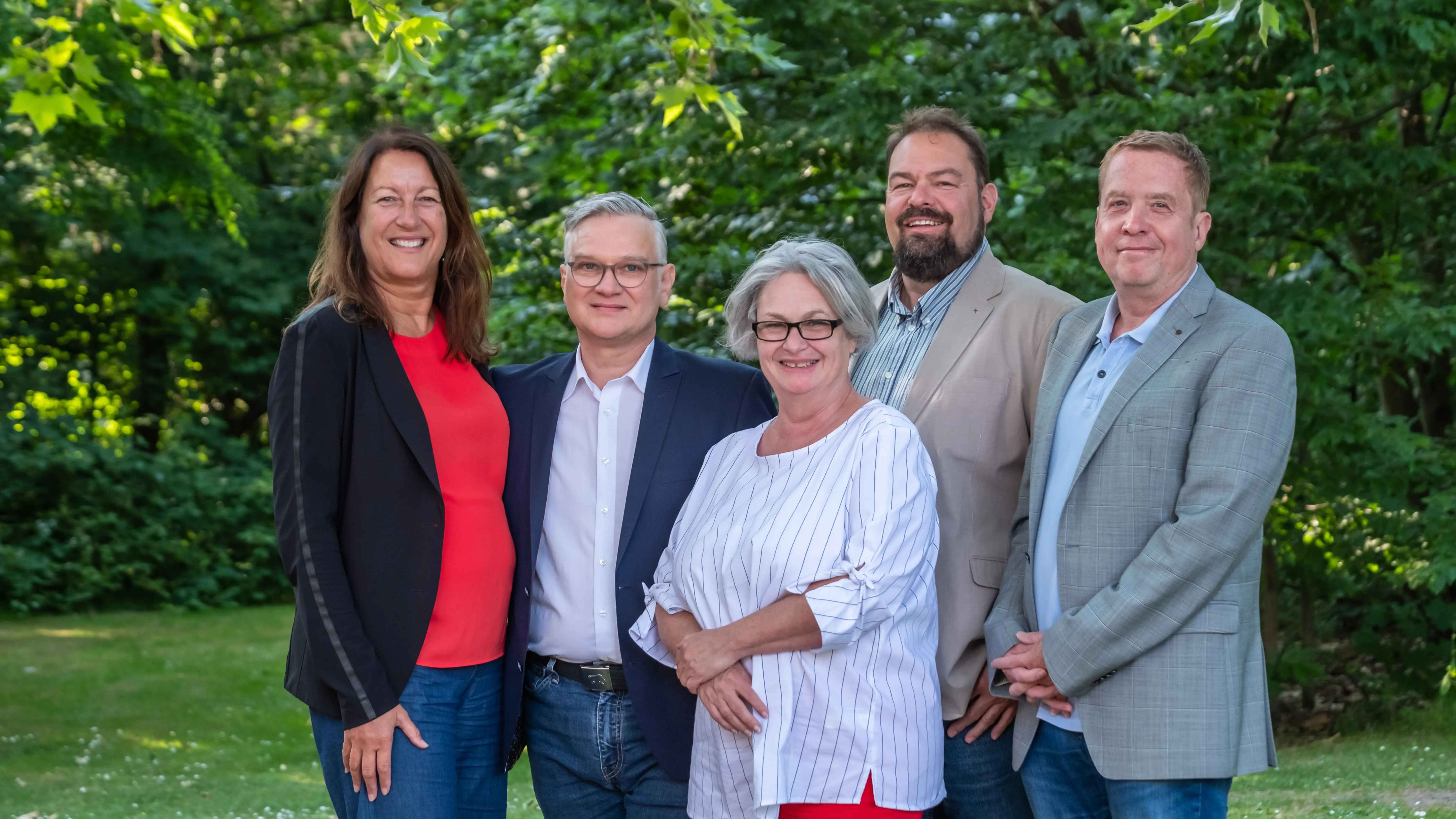 Zeigt sich entrüstet über das Pressefoto-Verbot: Der geschäftsführende Vorstand des BJV aus (von links) Andrea Roth (stellvertretende Vorsitzende), Harald Stocker (1. Vorsitzender), Anne W...