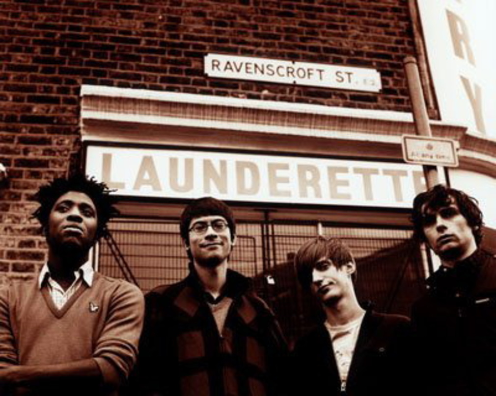 Verkaufen Album zunächst online: Bloc Party