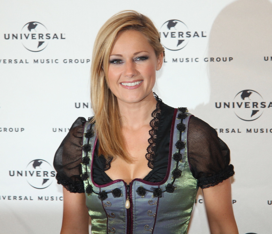 33eb0d46b85562f1aa1db9a0adf651fce3542db9f0526270651d7b63df998952 Hält Andreas Gabaliers Angriff stand: Helene Fischer