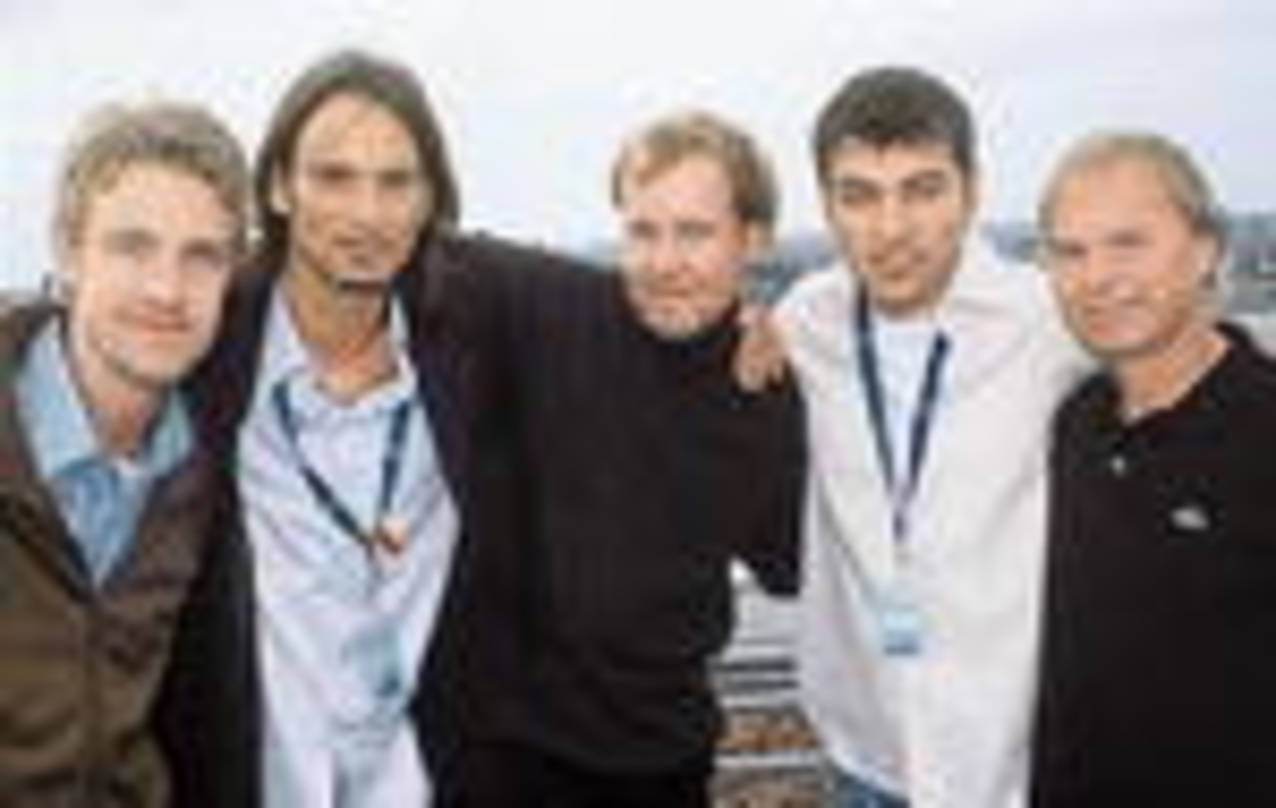 Schwedenhappen (v.l.n.r.): Anders Johansson (A&R Stockholm), Thorsten König (Motor), Eric Haselqvist (General Manager Stockholm), Neffi Temur (Urban/Def Jam) und Ola Hakansson (Managing Di...